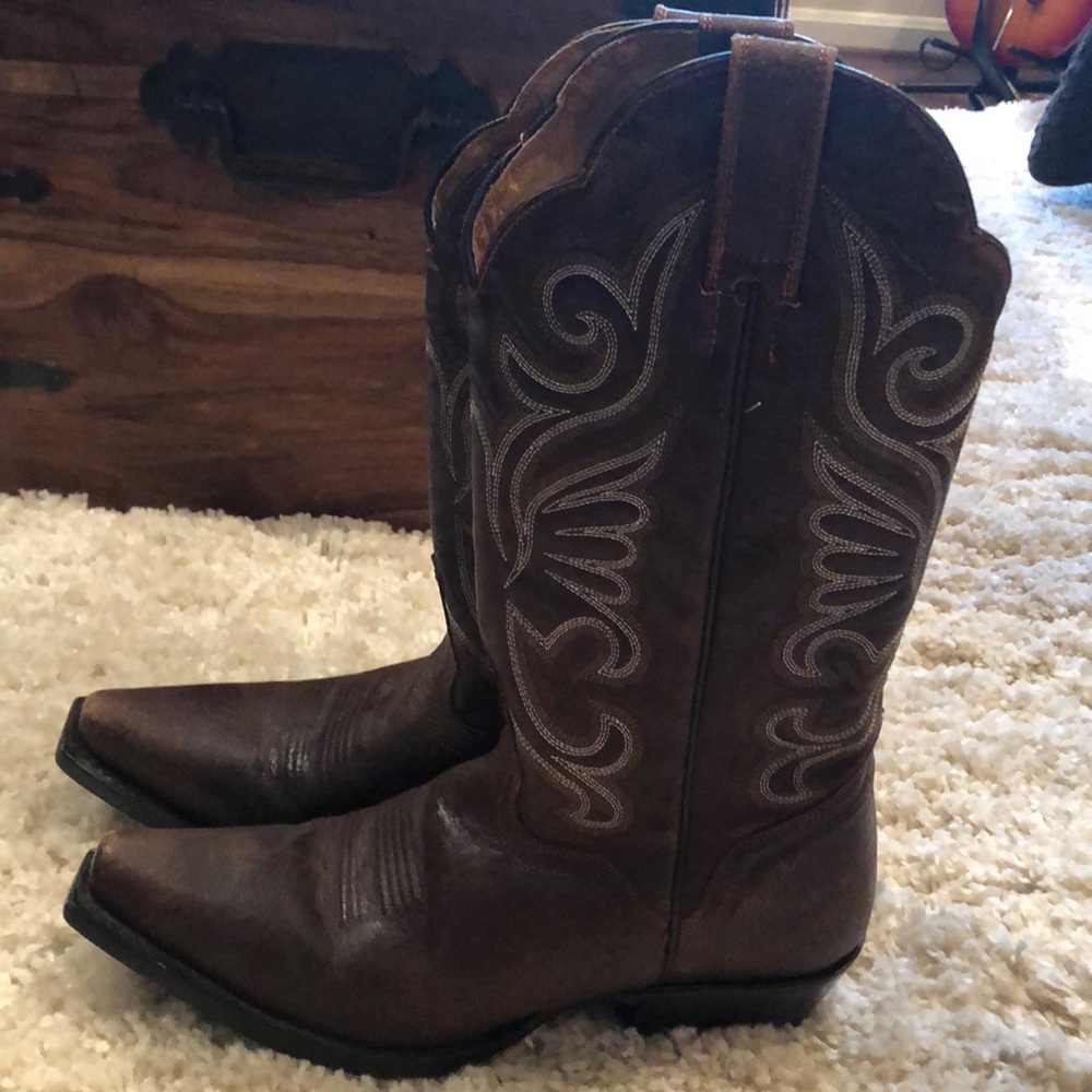 cute good condition cowboy boots (from nashville!)